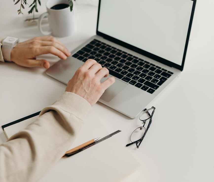 Dowiedz się więcej o naprawie Macbooka